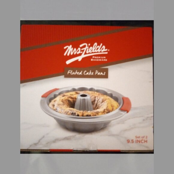 Mrs. Fields Fluted Cake Pans 2 Piece Premium 9.5" Bakeware - Picture 4 of 5
